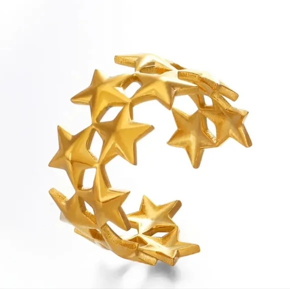 Gold Star Ring - Picture 4 of 5